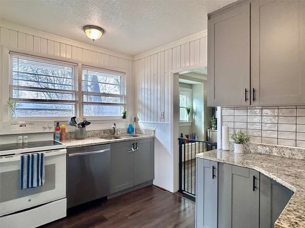 2736 Mondamin Ave, Des Moines, IA 50310