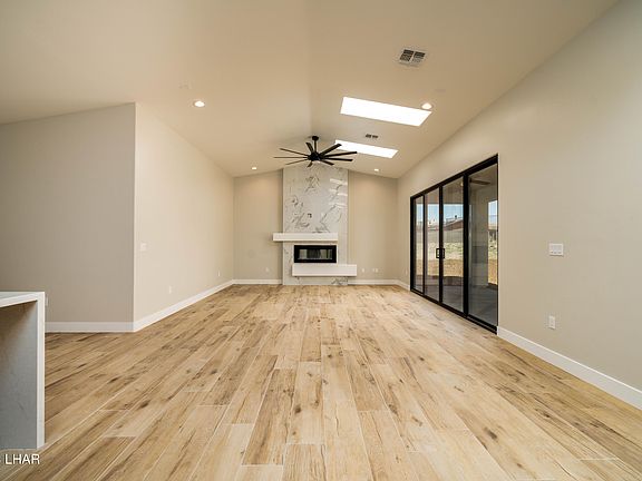 4th image of 3789 Squaw Dr