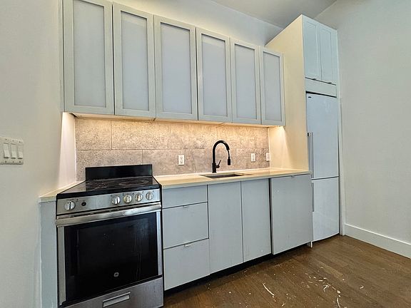 5th image of 162 Central Ave #1B