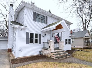 906 Center St, McHenry, IL 60050