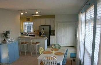1st image of 928 S Oriole Dr