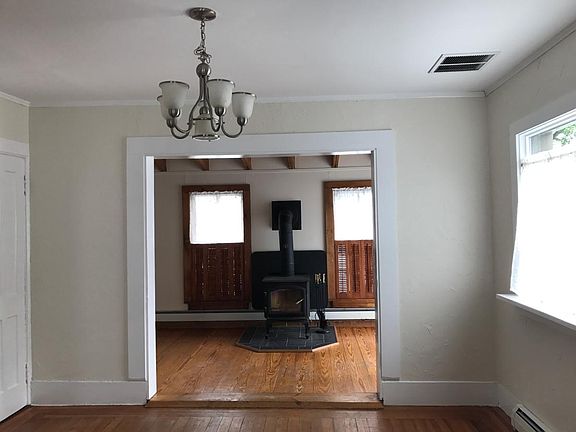 2nd image of 11 Vermont St
