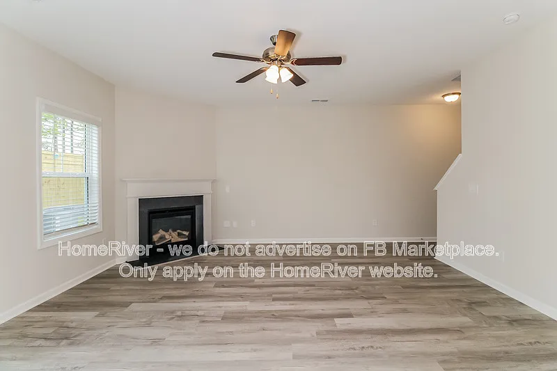 5 bed, 2.5 bath, 2225 sqft, $2,445 — Photo 3