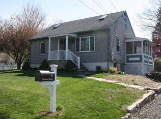 4 Random Rd, Norwalk, CT 06851