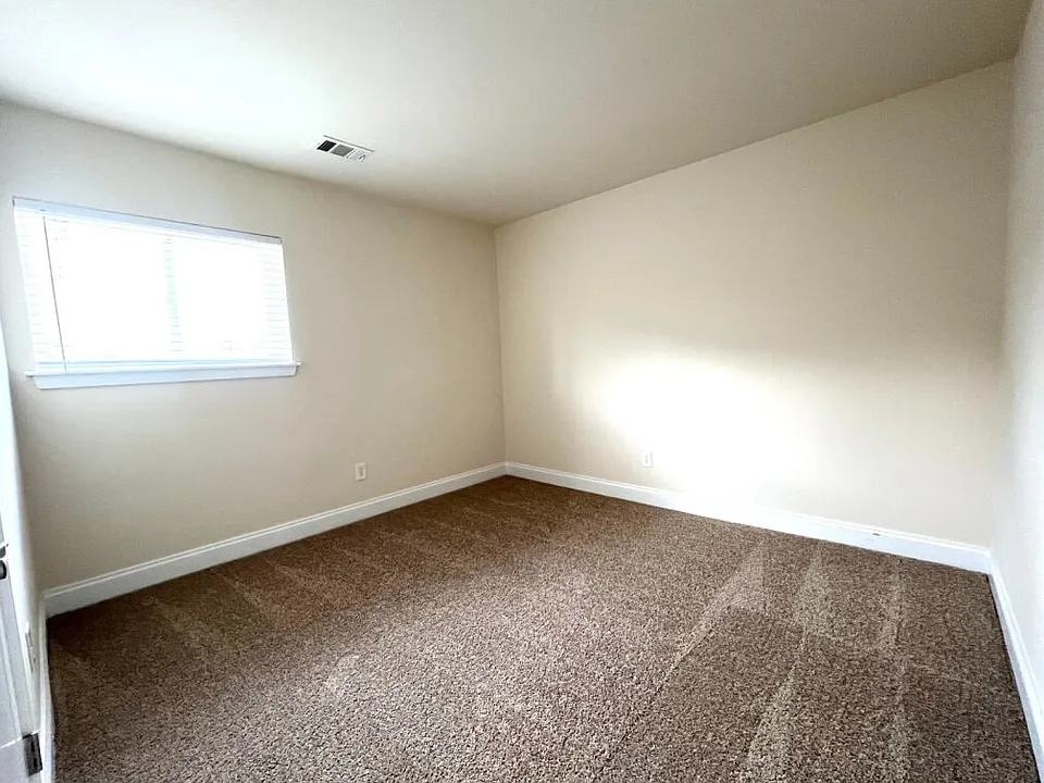 2 Bed, 1 Bath, 1000 sqft