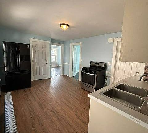 2nd image of 1041 Strong St Floor 2
