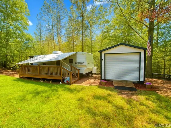 56 Bantam Trl, Bracey, VA 23919