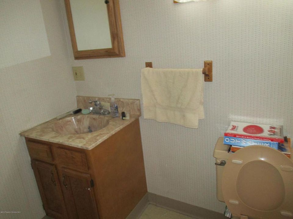 1st image of 633 Sanderson Ave