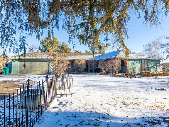 3rd image of 521 Old Midland Rd