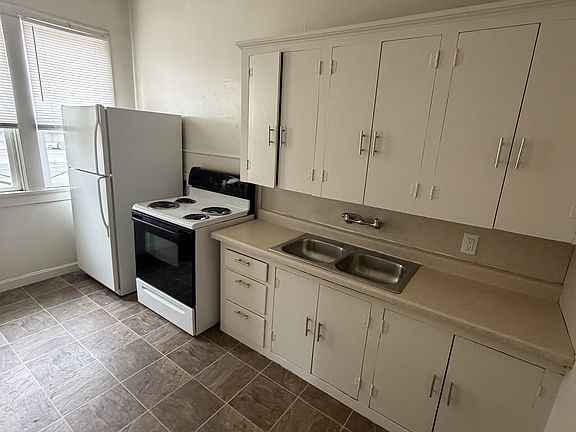 2nd image of 104 12th St #3