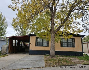 813 Covered Wagon Dr, Cheyenne, WY, 82007