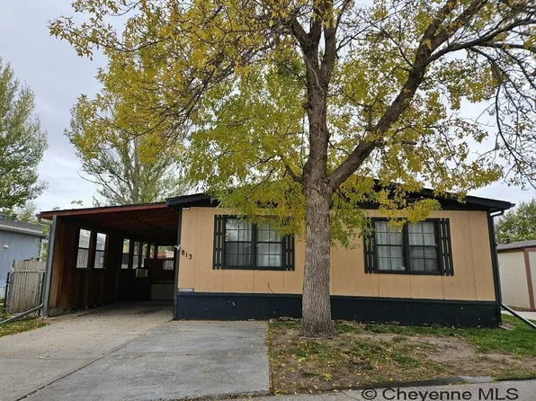 813 Covered Wagon Dr, Cheyenne, WY 82007