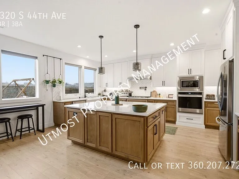 1320 S 44th Ave — Photo 5