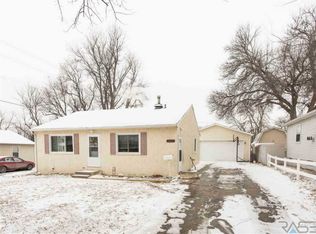 913 S Sneve Ave, Sioux Falls, SD 57103