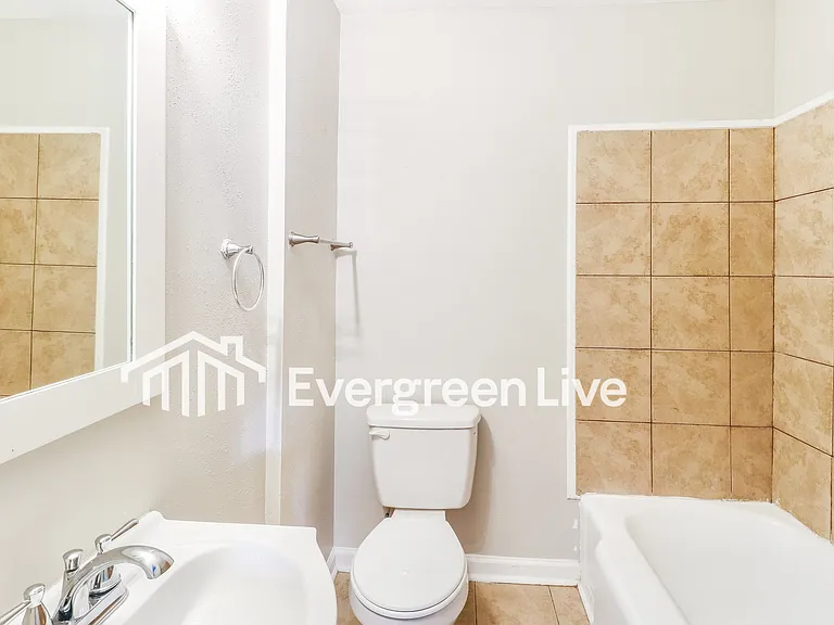 521 Weaver Cir — Photo 13
