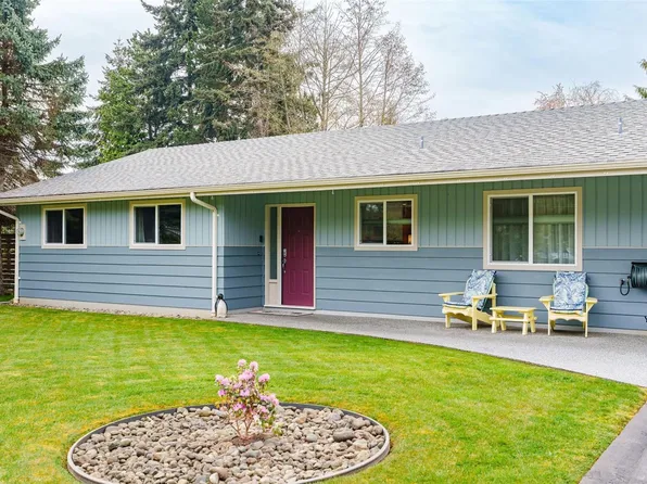 1298 Sunrise Dr, Nanaimo, BC V9P 1W7