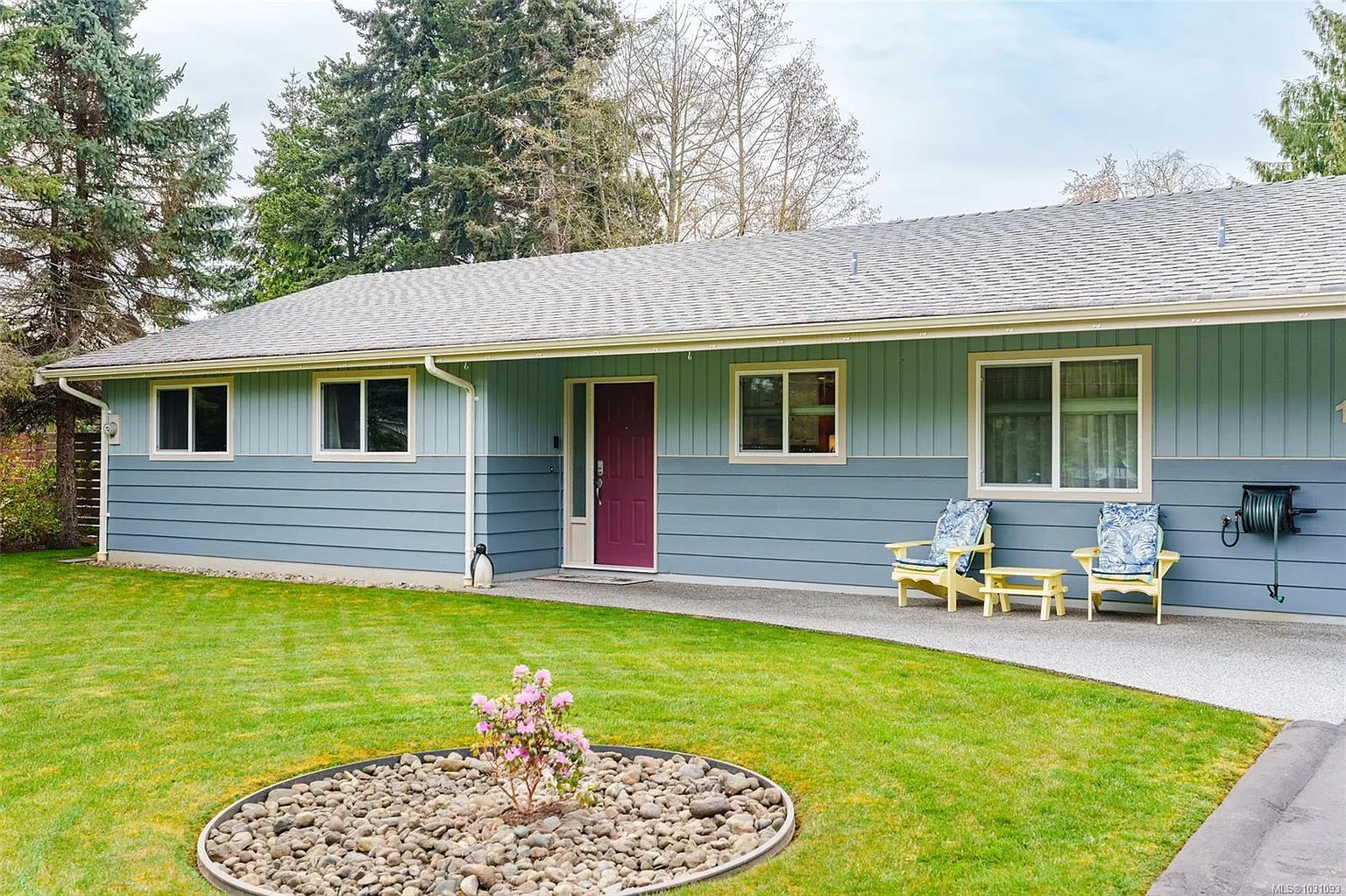 1298 Sunrise Dr photo 1