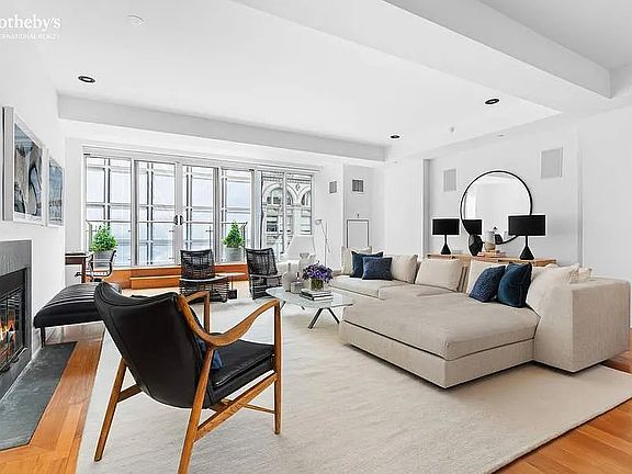 2nd image of 135 W 14th St #5