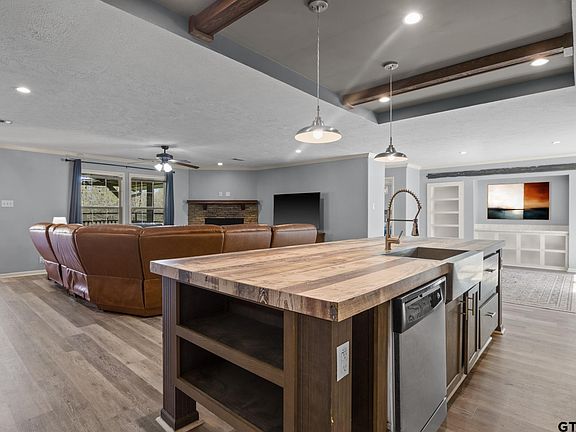 5th image of 535 NE County Rd #2060