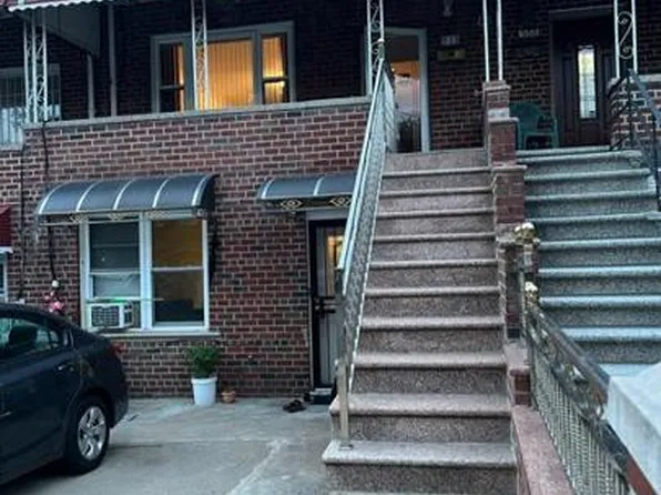 933 Brady Ave, Bronx, NY 10462