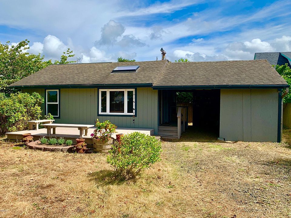 1st image of 5012 SE Jetty Ave