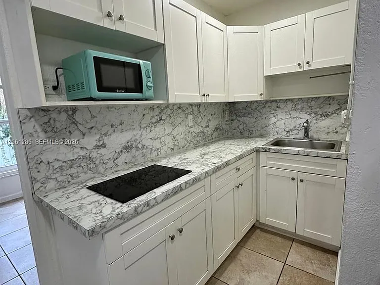 728 SW 6th St #2 — Photo 20