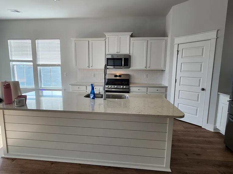 112 Ashworth Dr — Photo 7
