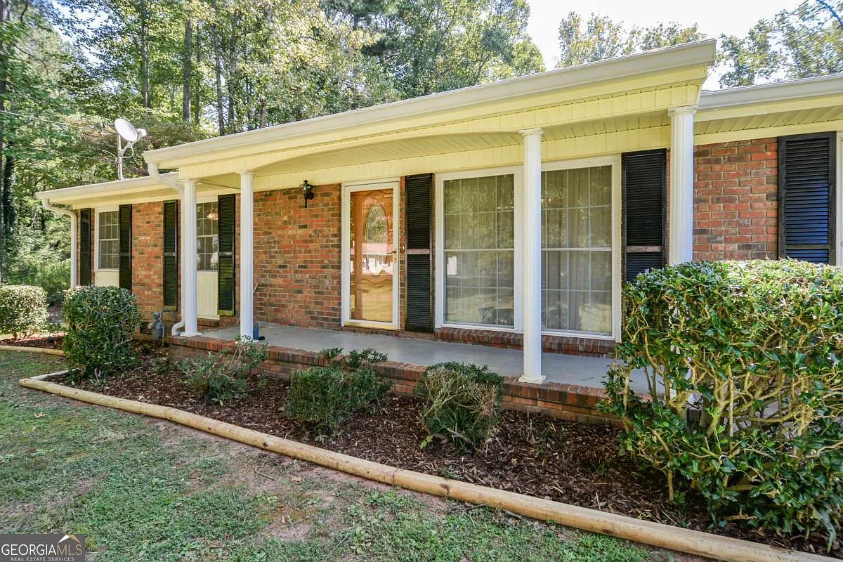 275 Beth Ave photo 1