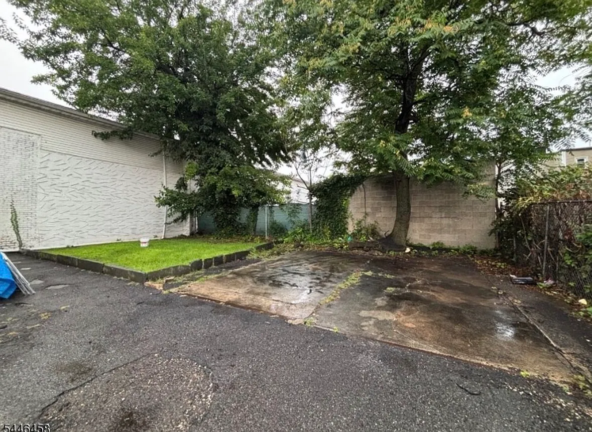 3 bed, 1288 sqft, $2,000 — Photo 4
