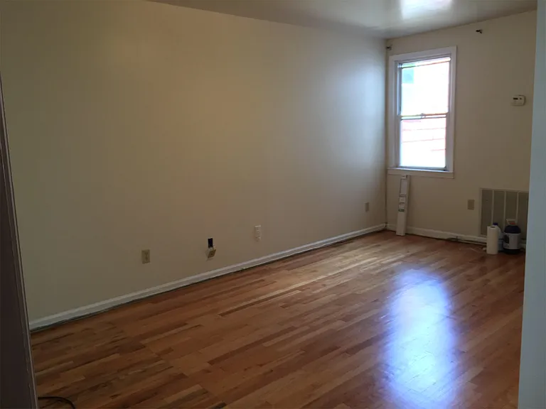 18 Grant Ave #2 — Photo 2