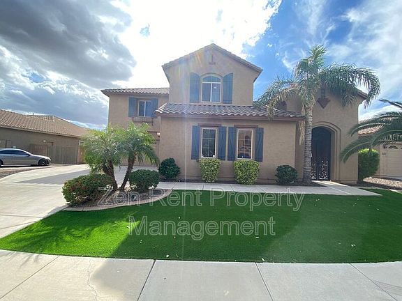 3rd image of 2613 E Lantana Dr