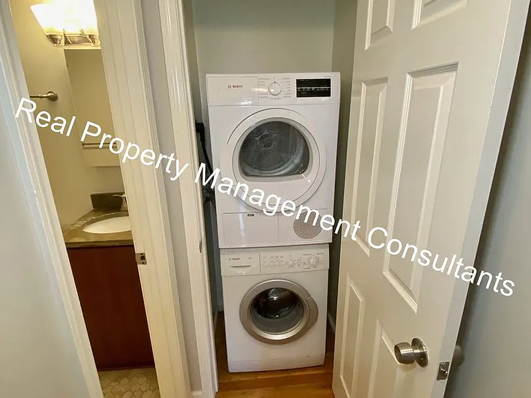 4209 Clark Ave #2 — Photo 9