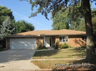 2926 Victoria Dr, Springfield, IL 62704