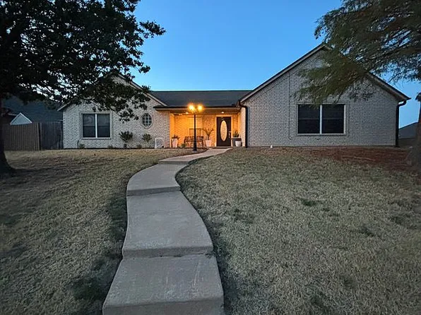 5006 NE Haddington Pl, Lawton, OK 73507