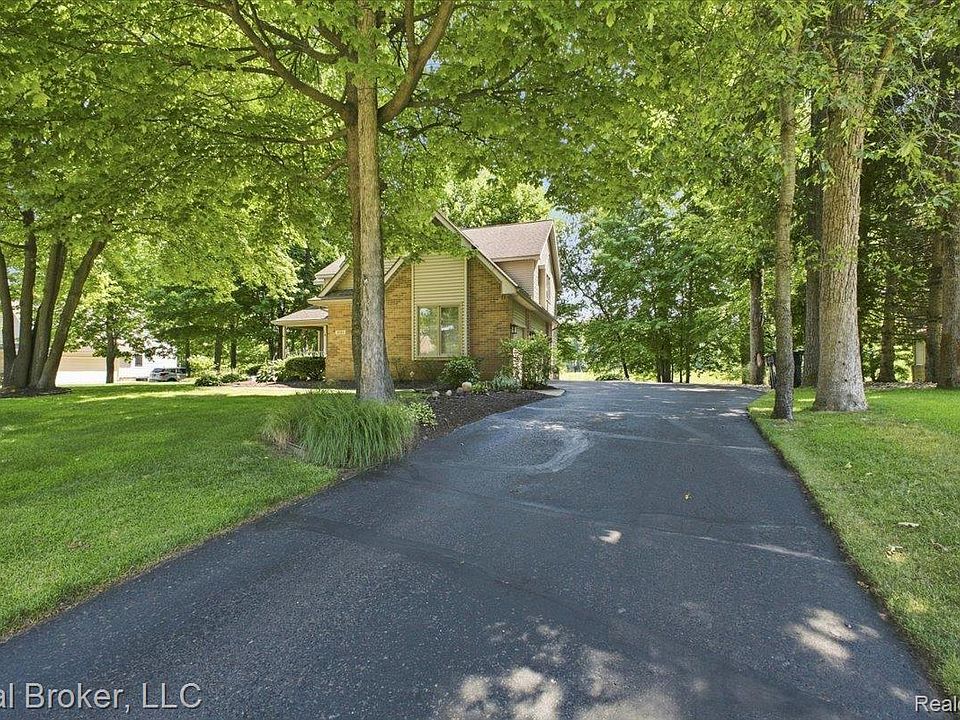 8184 Baypointe Dr, photo 5