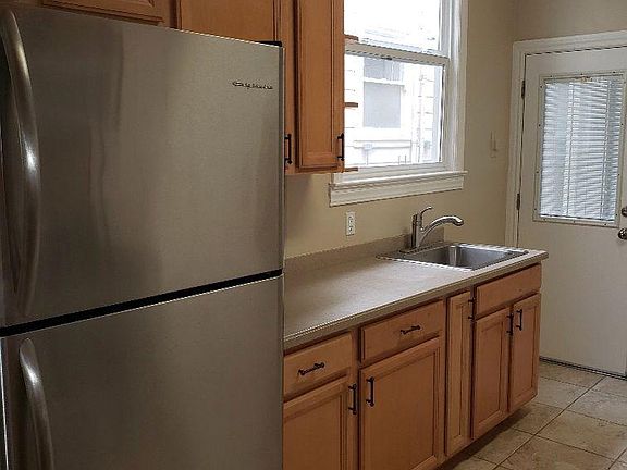 4th image of 168 Palm Ave #2