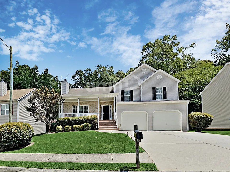 5759 Newnan Cir