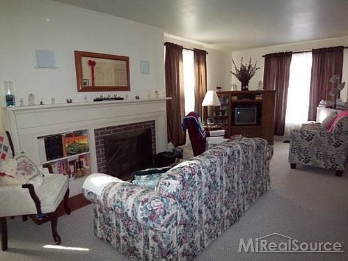 3rd image of 532 N Shiawassee St