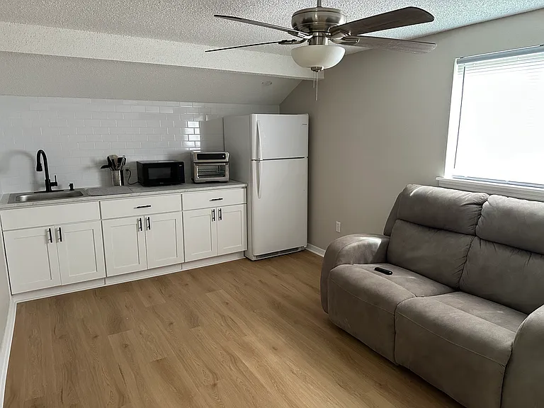 10918 Crescent Ln — Photo 1