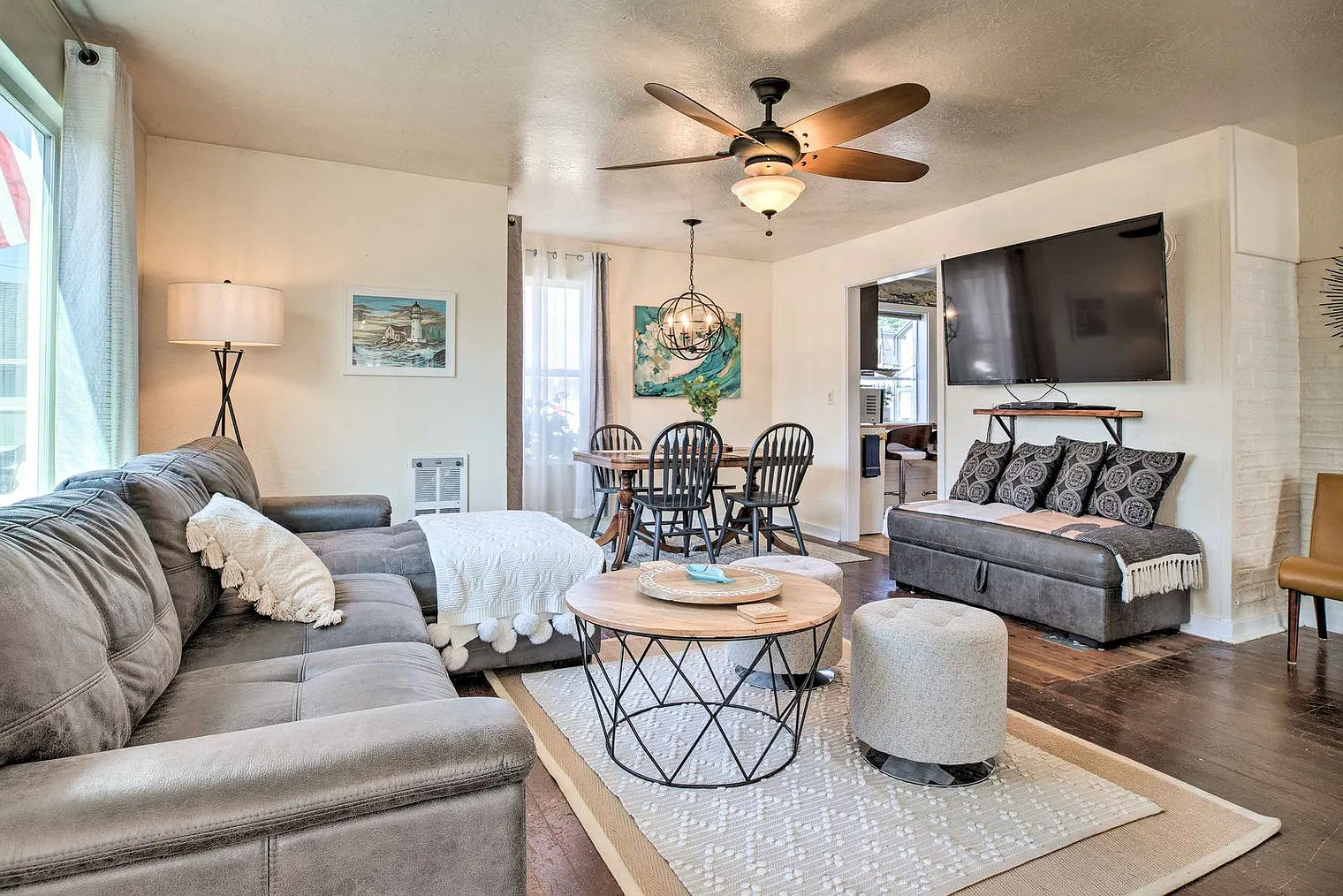 2 bed, 1.0 bath, 839 sqft, $3,097 — Photo 1