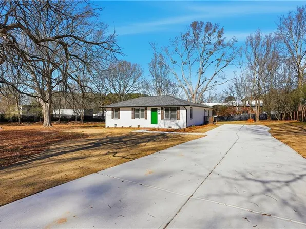 127 Perry St, Loganville, GA 30052