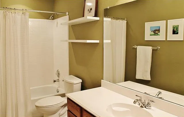 629 Rothschild Ln — Photo 4
