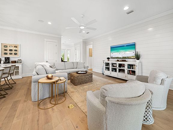 5th image of 64 Heartwood St