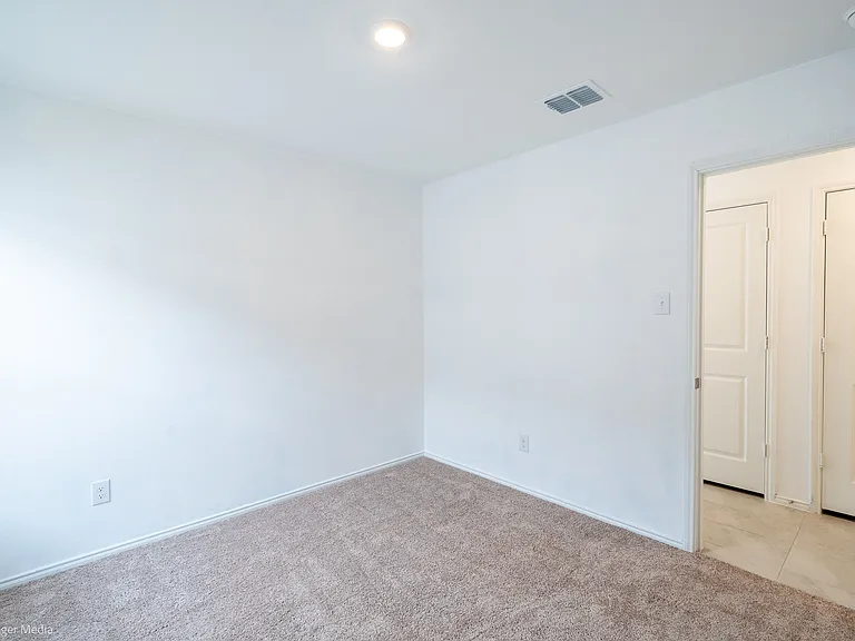 6638 Loy Dr — Photo 15
