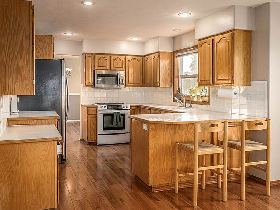5th image of 3205 E Marie Ct