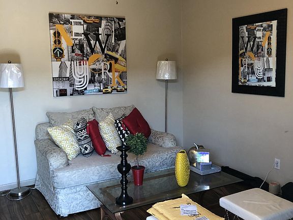 4th image of 2515 Louise St APT 4