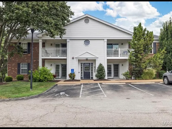 905 Hanna Place Ct APT A, Manchester, MO 63021
