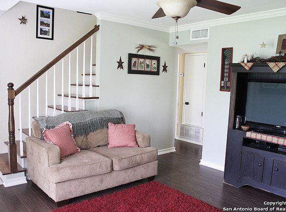 3rd image of 2723 Northland Dr