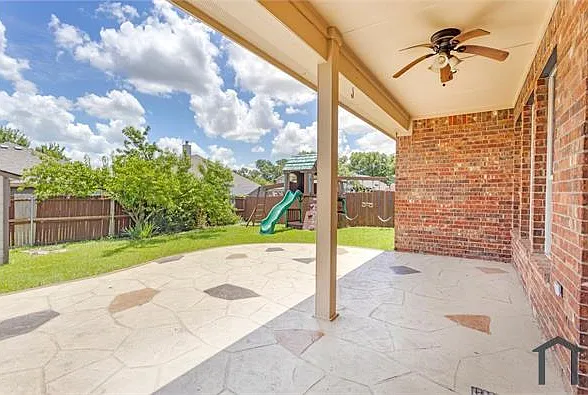 4 bed, 1600 sqft, $2,300 — Photo 4