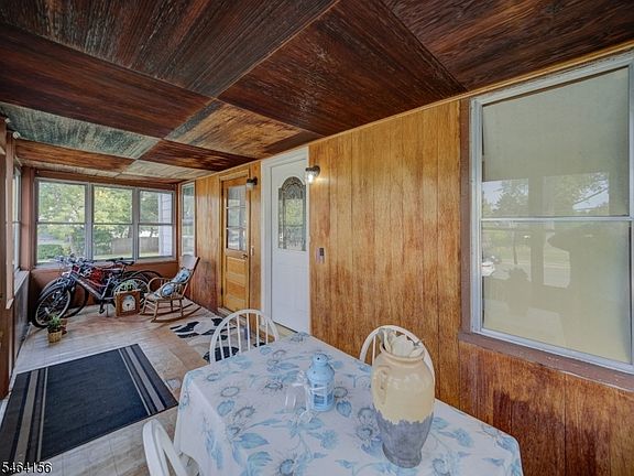 4th image of 34 N Richards Ave